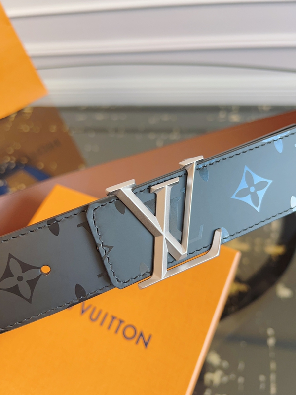 ルイヴィトンベルト背面デザイン